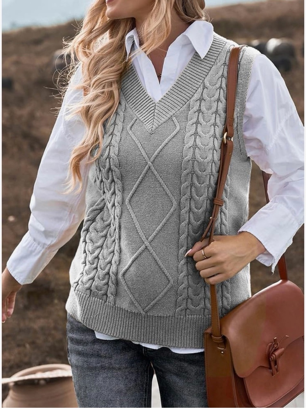 Women’s Oversized V-Neck Cable Knit Sweater Vest - Gray